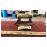 ALASKA ULU KNIFE W/ STAND