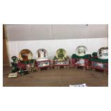 5 PC.WONDERLAND EXPRESS SNOWGLOBE TRAIN