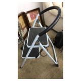 2 STEP FOLDING STEP STOOL