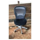 ROLLING OFFICE CHAIR