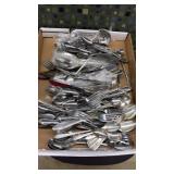 FLATWARE SET