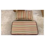 SEAT CUSHION W. MATCHING PILLOW