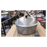 CLUB HAND CRAFTED DUTCH OVEN