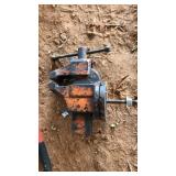 BENCH VISE