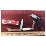 2 POCKET KNIVES & 1 BOX CUTTER