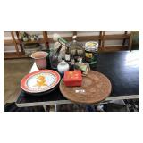 LOT OF ASST. DECOR: PLANTERS, TRAYS, KITCHENWARE
