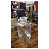 GLASS BEVERAGE DESPENSER