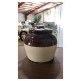 BROWN & WHITE BEAN POT STONEWARE