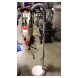 ADJUSTABLE FLOOR LAMP