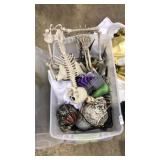 BOX OF ASST HALLOWEEN DECOR