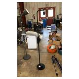 BLACK FLOOR LAMP