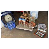 LOT OF UNCLAIMED COLLECTIBLES