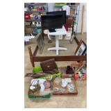 LARGE LOT OF HOUSEHOLD DECOR