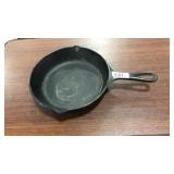 LODGE CAST IRON SKILLET 8.5'