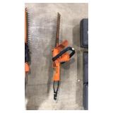 B&D HEDGE TRIMMER W/ 17' BAR