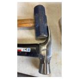 2 SLEDGE HAMMERS