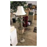 FLOOR LAMP WITH SHADE