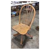 ROLLING OAK OFFICE CHAIR