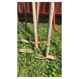 3 GARDEN HOES