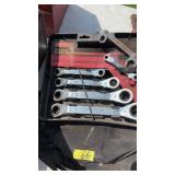 SET OF CRAFTSMAN RATCHET WRENCHES W/TOOL BAG