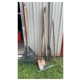 ASST. OF HANDTOOLS: RAKES, SHOVELS, PINCH BAR, OAR