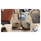 ANTQ. BRASS COUNTER SCALE, CLASS 1