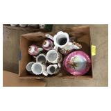 VNTG PORCELAIN TEA SET