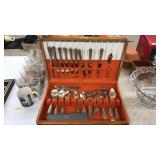WM.A.ROGERS ONEIDA PLATED FLATWARE SET IN CASE