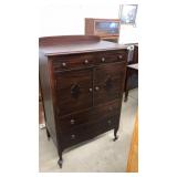 VNTG. MAHOGANY CHEST OF DRAWERS: CAROLINA WOOD CO.