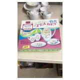 PORELAIN TOY TEA SET, IN ORG BOX: SERVICE FOR 6