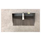 VNTG. METAL CLAM RAKE
