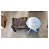 2 FOOT STOOLS