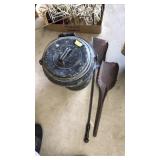 METAL SCUTTLE BUCKET WITH 2 SHOVELS