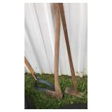 3 HANDLED YARD TOOLS