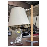 GLASS ACCENT TABLE LAMP