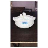 MILK GLASS KISSING BIRDS ON NEST