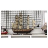 'CONSTITUTION YEAR 1797' MODEL SHIP DISPLAY