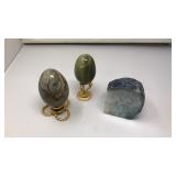 2 DECORATIVE STONE EGGS & AGATE SLICE