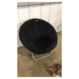 FOLDING SAUCER CHAIR