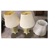 PAIR OF ORIENTAL STYLE TABLE LAMPS W/SHADES