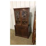 VNTG. MAHOGANY CHINA HUTCH