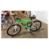 GENESIS V2100 MENS MOUNTAIN BIKE