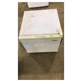 CHEFMATE MINI FRIDGE, .58CU FT