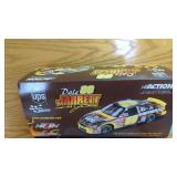 Dale Jarrett #88 UPS 2001 Ford Taurus 1:24...