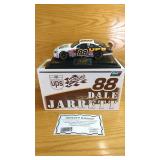 2001 Dale Jarrett #88 UPS Ford Taurus 1:24...