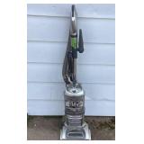 Shark Lift Away Deluxe Vacuum. Works.