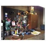 Work bench top & wall cleanout