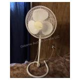 Holmes Pedestal Fan, works