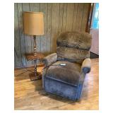 Ultra Comfort America Lift Chair & Floor Lamp