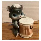 Japan Skunk & Trash Can S&P Set